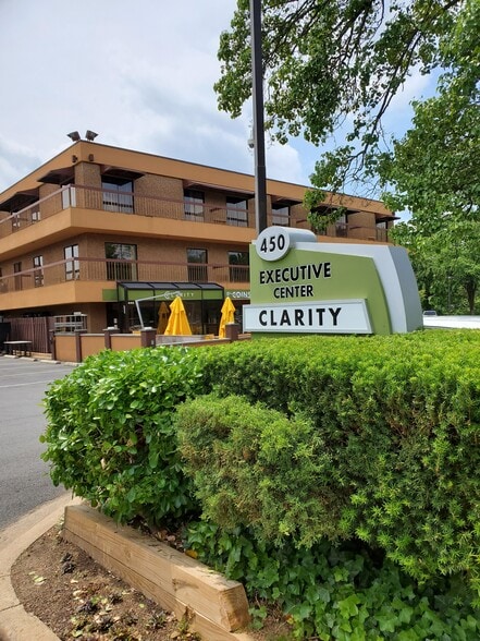 More Photos Of 450 Maple Ave E, Vienna Medical For Lease