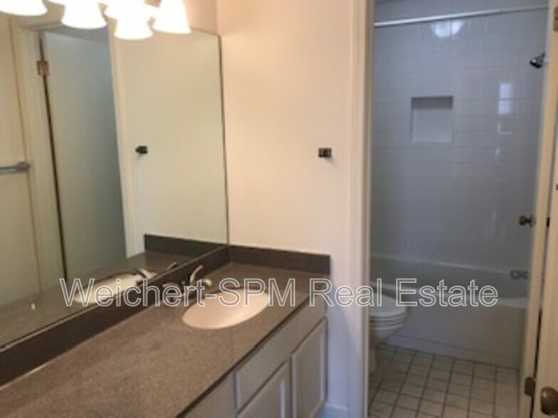 More Photos Of 109 N Main St, Memphis Apartments For Lease