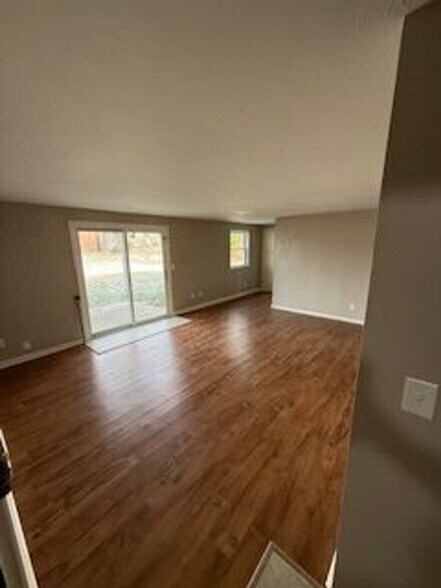 More Photos Of 60-90 W Harrison St, Martinsville Apartments For Sale