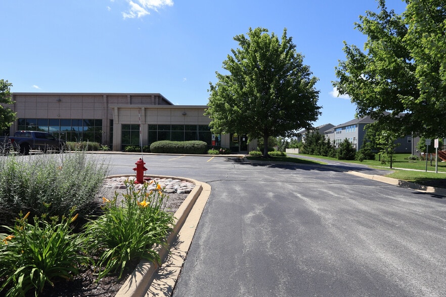 More Photos Of 320 Cardinal Dr, St Charles Medical For Lease