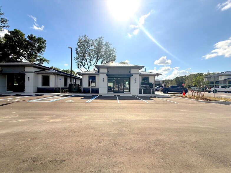 More Photos Of 162 Southern Railway, Oakland Medical For Lease
