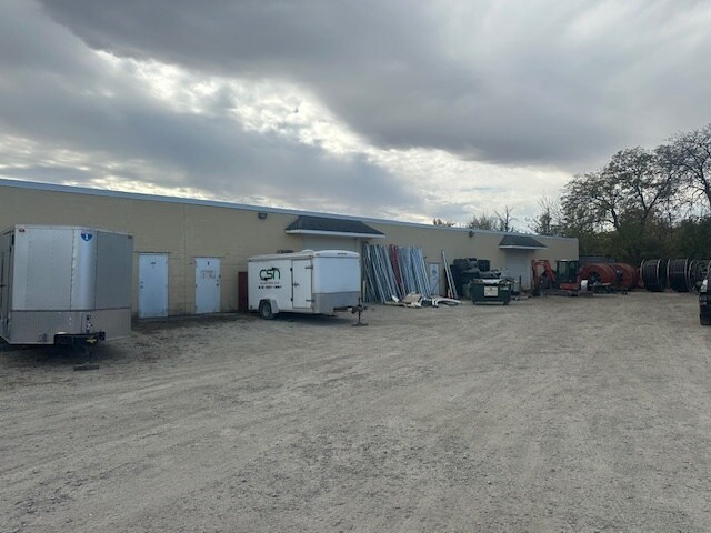 More Photos Of 18130-18134 NW Frontage Rd, Joliet Warehouse For Lease