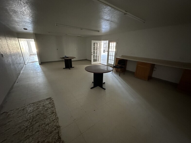 More Photos Of 1811 Lubbock Hwy, Lamesa Warehouse For Sale