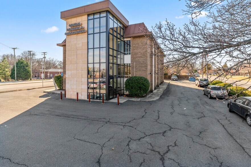 More Photos Of 7210 Old Keene Mill Rd, Springfield Medical For Lease