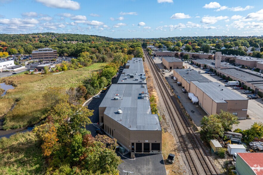 More Photos Of 117 Beaver St, Waltham Warehouse For Lease