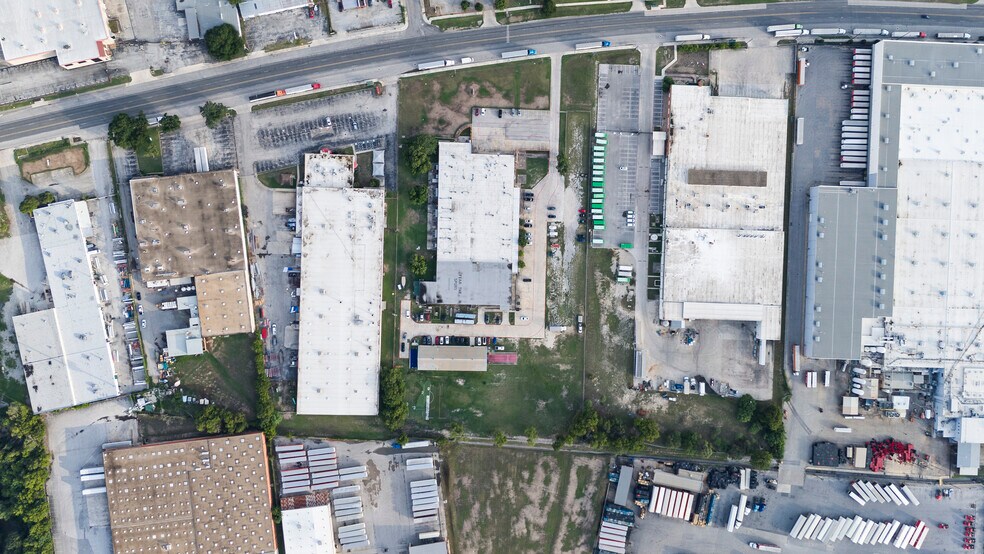 More Photos Of 3363 E Commerce St, San Antonio Warehouse For Sale