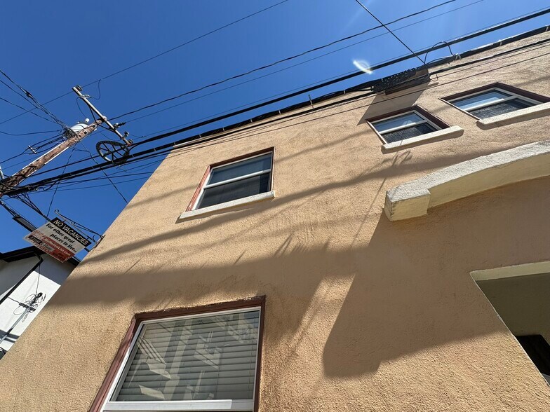 More Photos Of 617 W 3rd St, Long Beach Multifamily For Sale