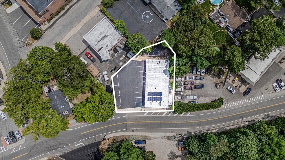 More Photos Of 6 New York Ave, Sound Beach Bar For Sale