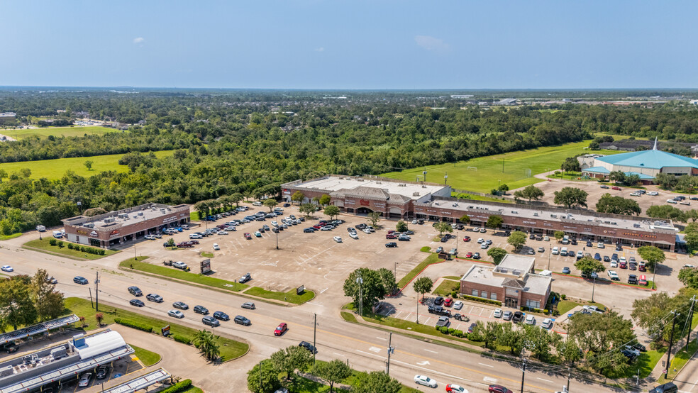 Primary Photo Of 2720-2850 E Broadway St, Pearland Unknown For Lease