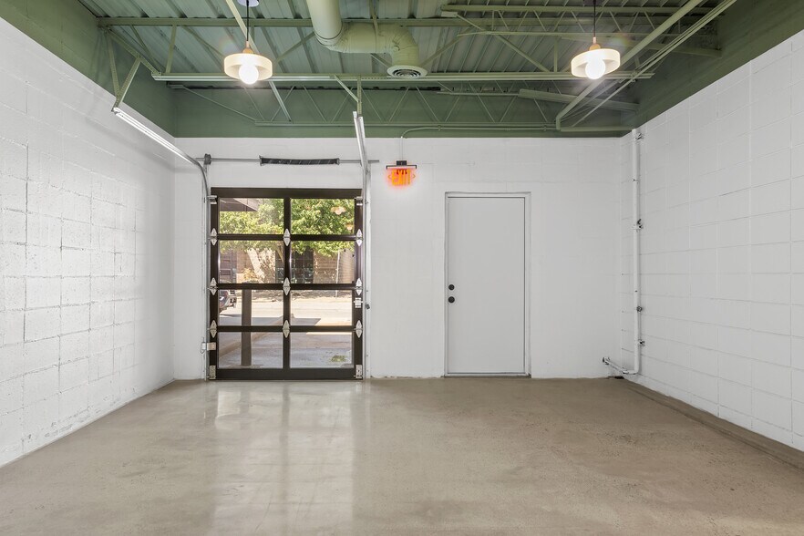 More Photos Of 1625 S Boston Ave, Tulsa Office For Sale