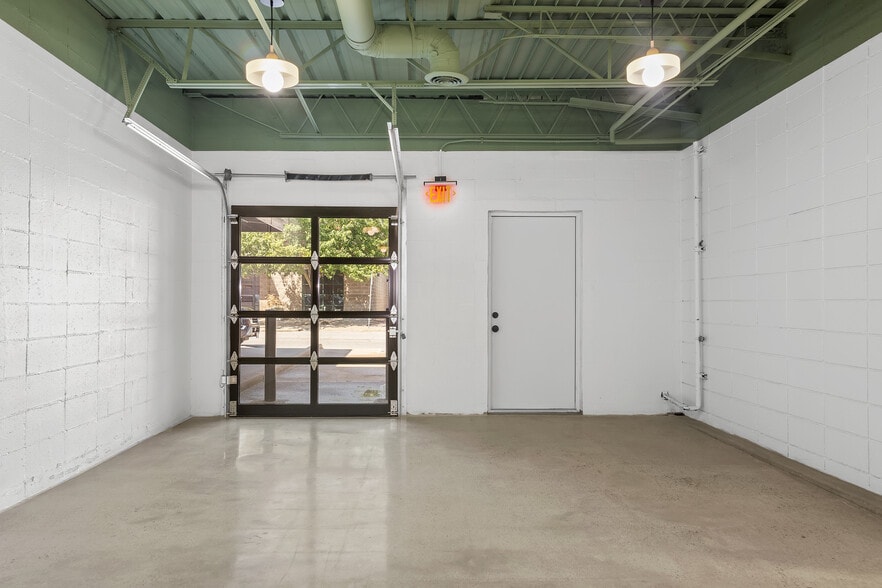 More Photos Of 1625 S Boston Ave, Tulsa Office For Sale
