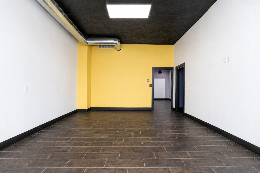 More Photos Of 123 Center Ave N, Mitchellville Office For Lease