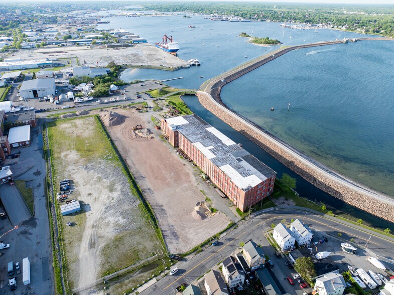 More Photos Of 11 Cove St, New Bedford Manufacturing For Sale