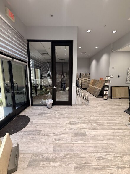 More Photos Of 39301 Badger St, Palm Desert Warehouse For Sale