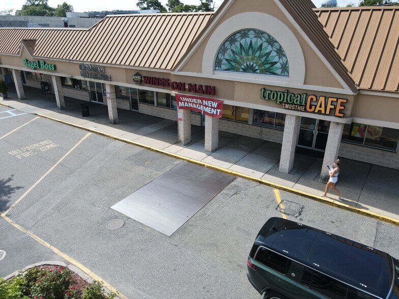 More Photos Of 533-605 Montauk Hwy, Bay Shore Unknown For Lease