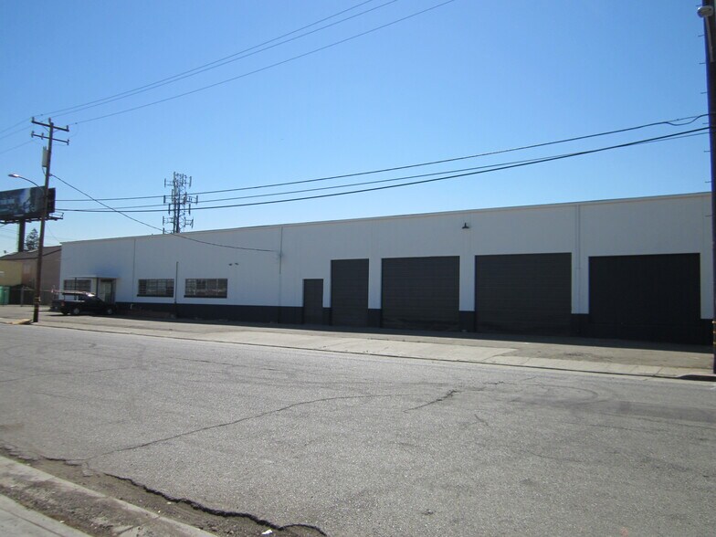 Primary Photo Of 2211 Frederick St, Oakland Warehouse For Lease