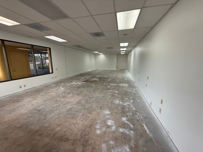 More Photos Of 301-345 W Main St, El Cajon Unknown For Lease