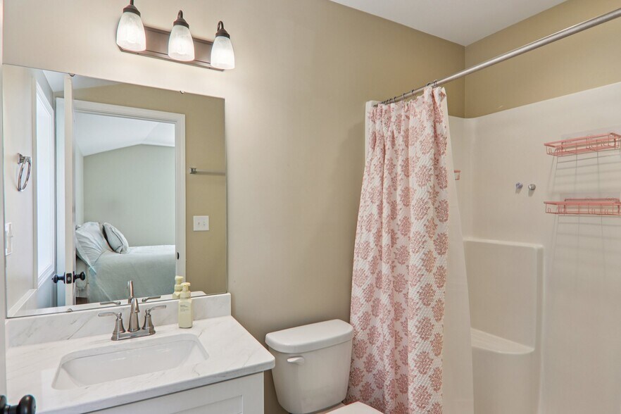 More Photos Of 111 W Crawford St, Landrum Flex For Sale