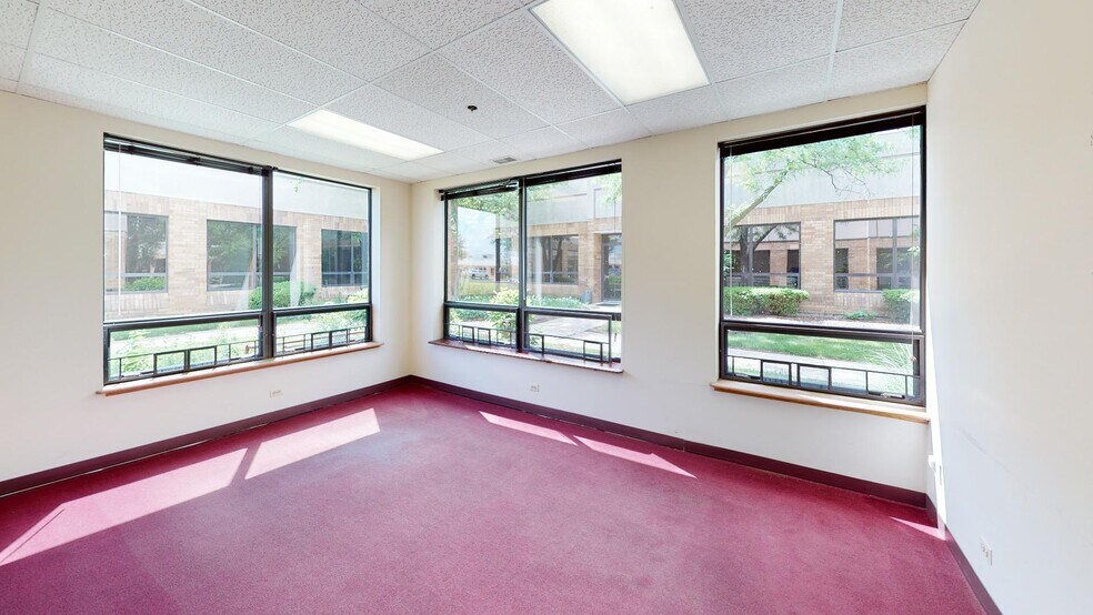 More Photos Of 3125 N Wilke Rd, Arlington Heights Medical For Sale