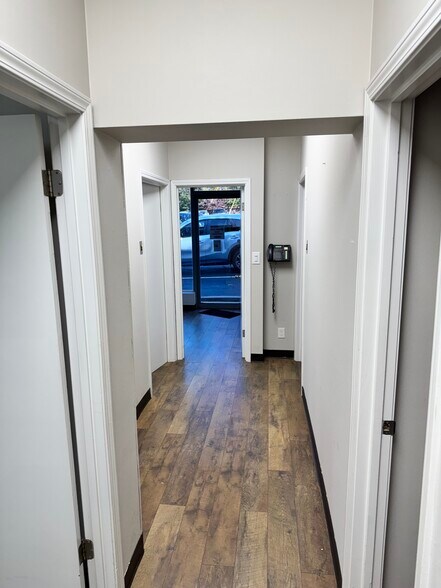 More Photos Of 215 Clairemont Ave, Decatur Storefront Retail Office For Lease