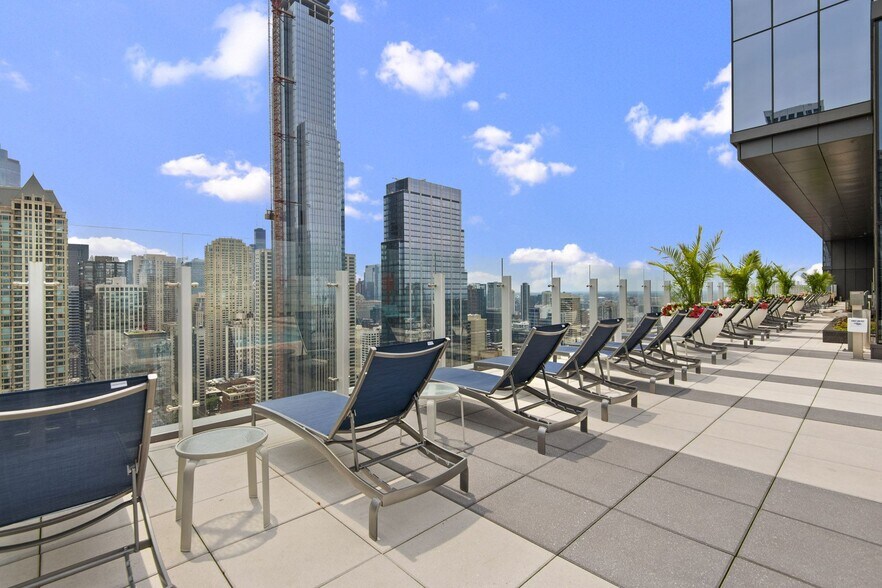 More Photos Of 845 N State St, Chicago Apartments For Lease