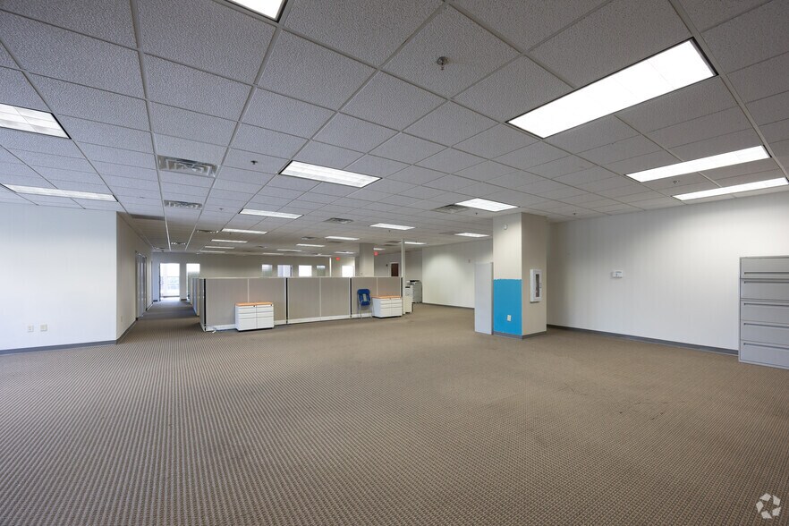 More Photos Of 695 Mansell Rd, Roswell Unknown For Lease