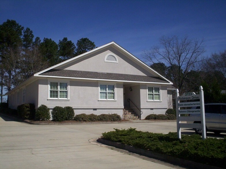 More Photos Of 3723 Robinson Dr, Oakwood Office For Sale