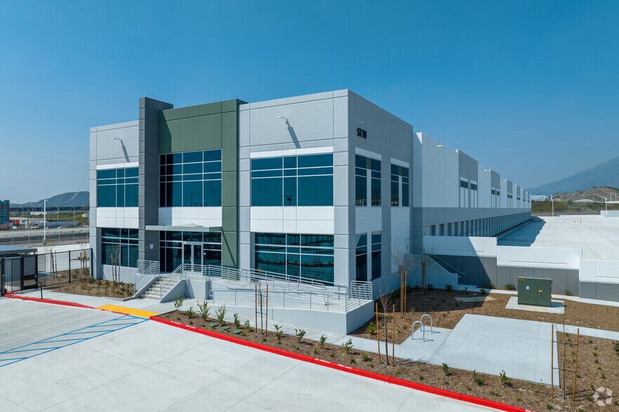 More Photos Of 5770 N Industrial Pky, San Bernardino Truck Terminal For Lease