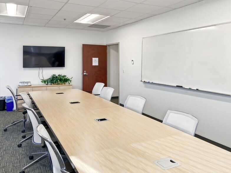 More Photos Of 44 Bearfoot Rd, Northborough Coworking Space