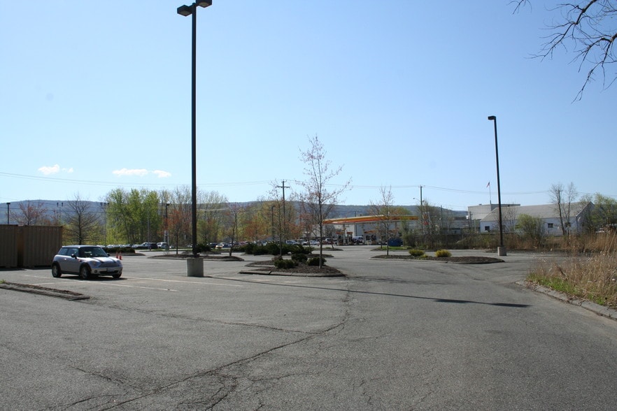 More Photos Of 685 Merrill Rd, Pittsfield Freestanding For Lease