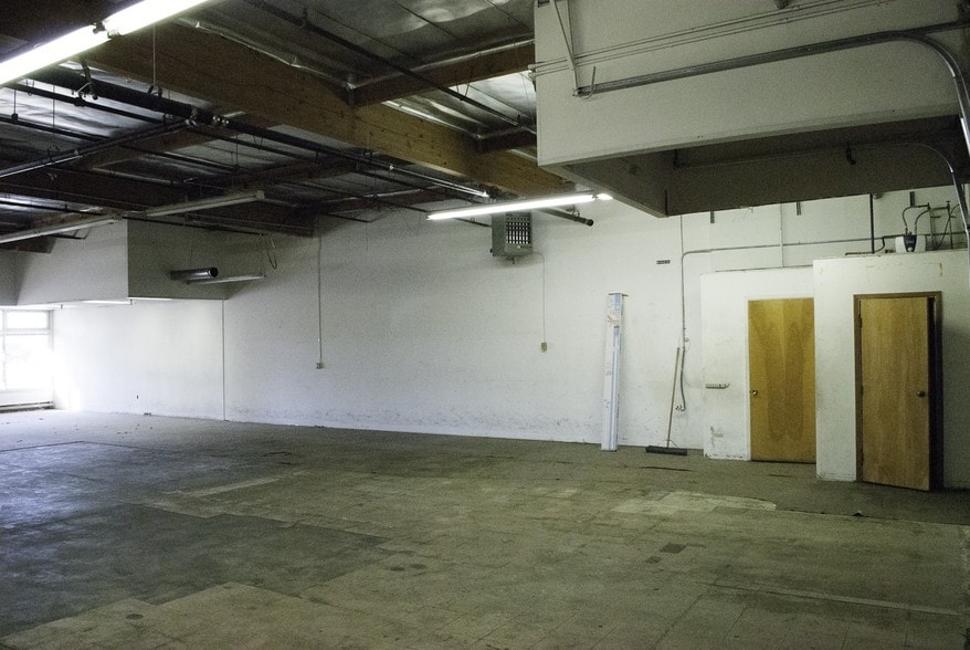 More Photos Of 11901-12201 Industry Way, Anchorage Unknown For Lease