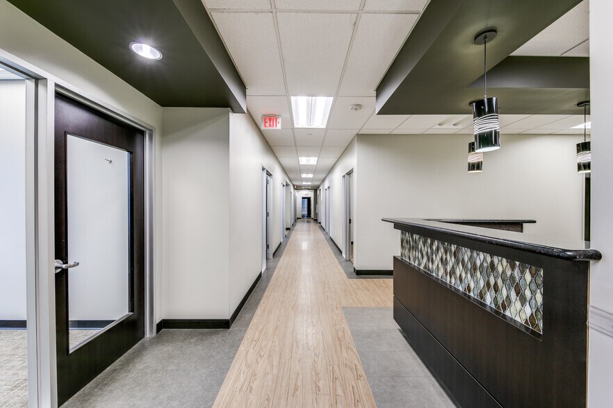 More Photos Of 11970 N Central Expy, Dallas Medical For Lease