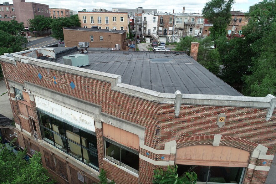 More Photos Of 2 W Michigan Ave, Ypsilanti Freestanding For Lease