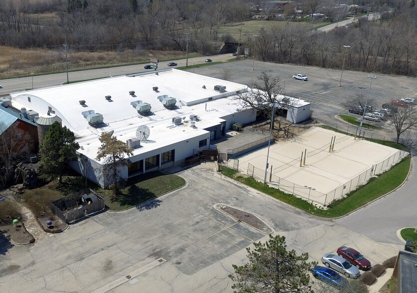 More Photos Of 243 W Roosevelt Rd, West Chicago Bowling Alley For Lease