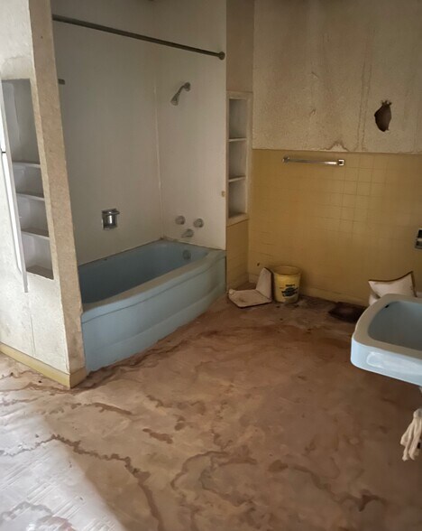 More Photos Of 145 E Main St, Sedan General Retail For Sale