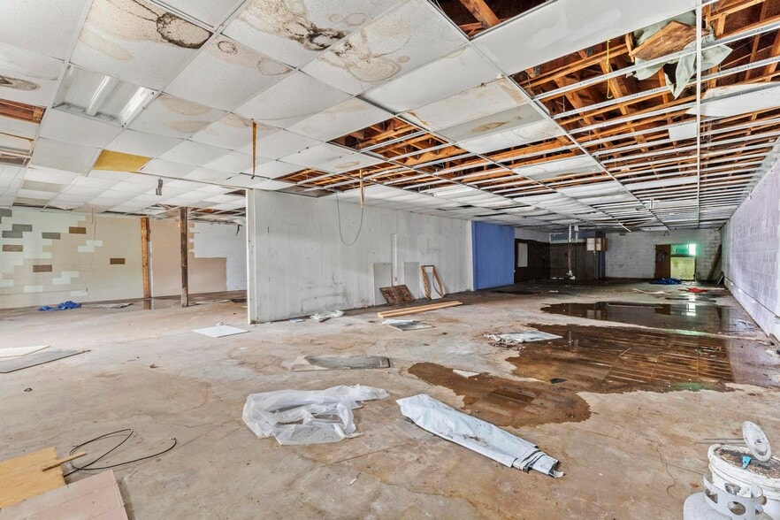 More Photos Of 2980 Myers St, Oroville General Retail For Sale