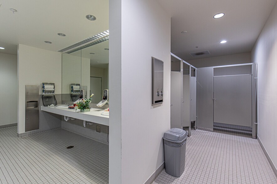 More Photos Of 380 Airport Rd, Ignacio Office Residential For Sale