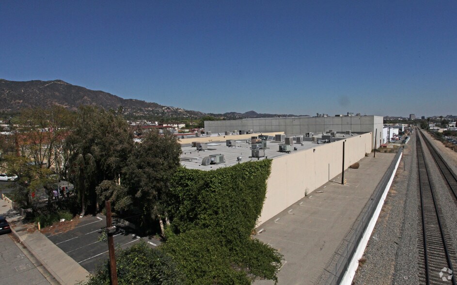 More Photos Of 900-906 Western Ave, Glendale Warehouse For Lease