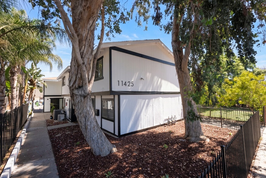 More Photos Of 11425 Tiara St, North Hollywood Multifamily For Sale