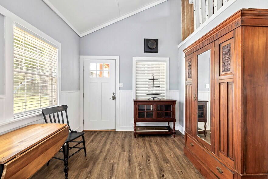 More Photos Of 2 FM 289, Comfort Specialty For Sale