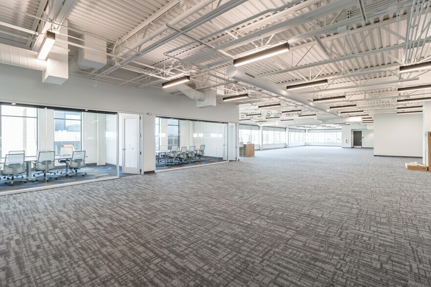 More Photos Of 1465 SW Park Square Dr, Ankeny Office For Lease