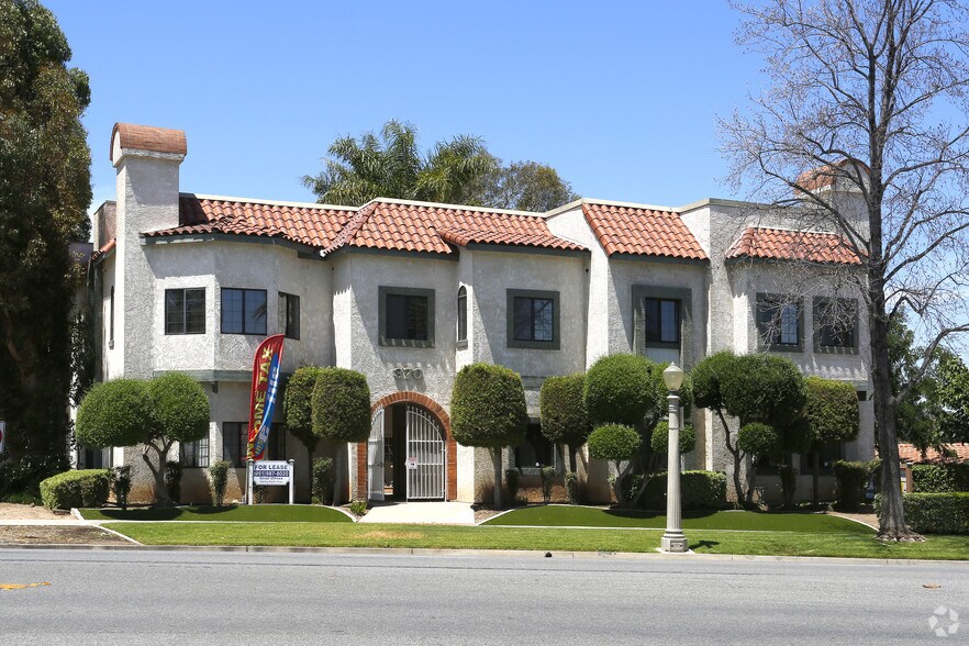 More Photos Of 370 W Grand Blvd, Corona Office For Lease