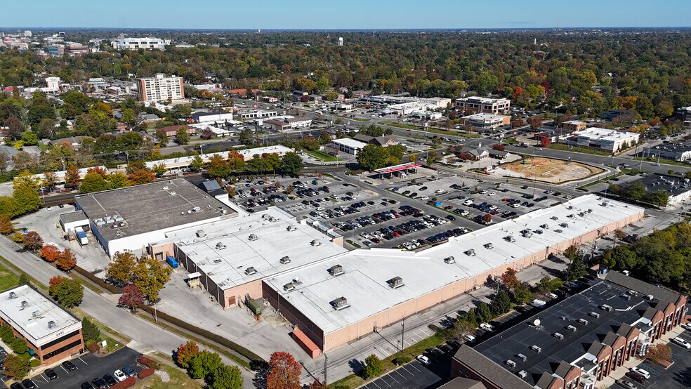 More Photos Of 2307-2375 Nicholasville Rd, Lexington Unknown For Lease