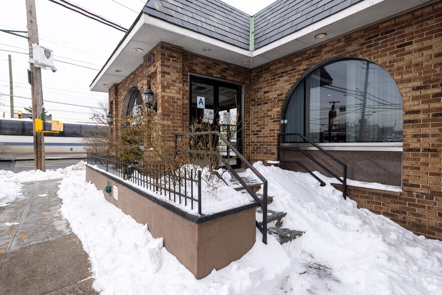 More Photos Of 921 Richmond Ave, Staten Island Restaurant For Lease