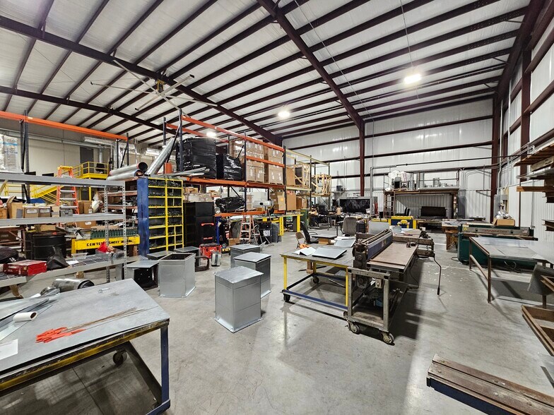 More Photos Of 12014 Windfern Rd, Houston Flex For Lease