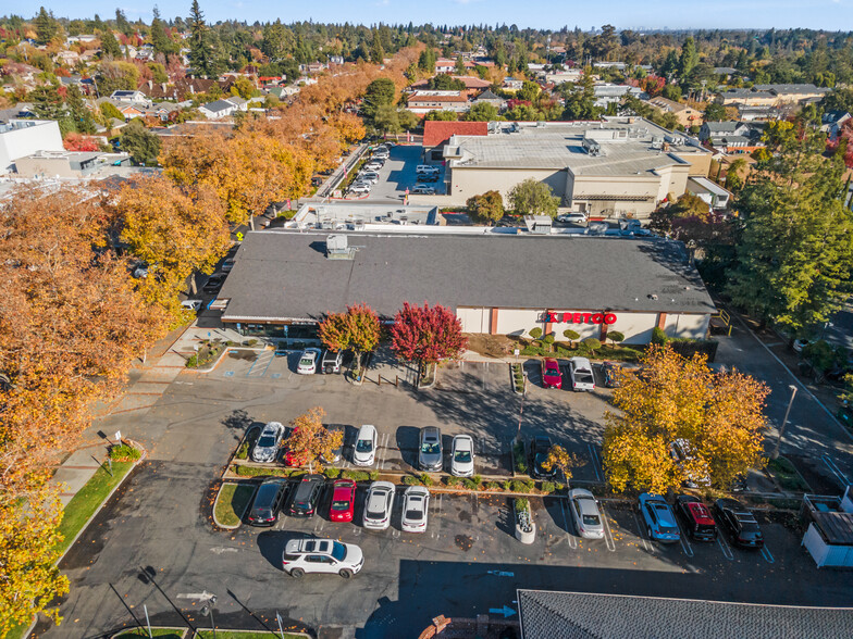 Primary Photo Of 444 N Santa Cruz Ave, Los Gatos General Retail For Lease