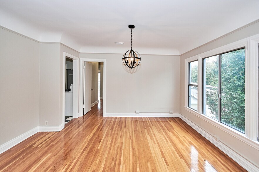 More Photos Of 6669 De Longpre Ave, Los Angeles Apartments For Sale