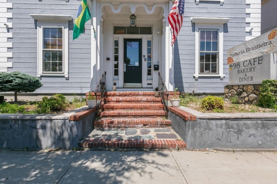 More Photos Of 98 Main St, Peabody General Retail For Sale
