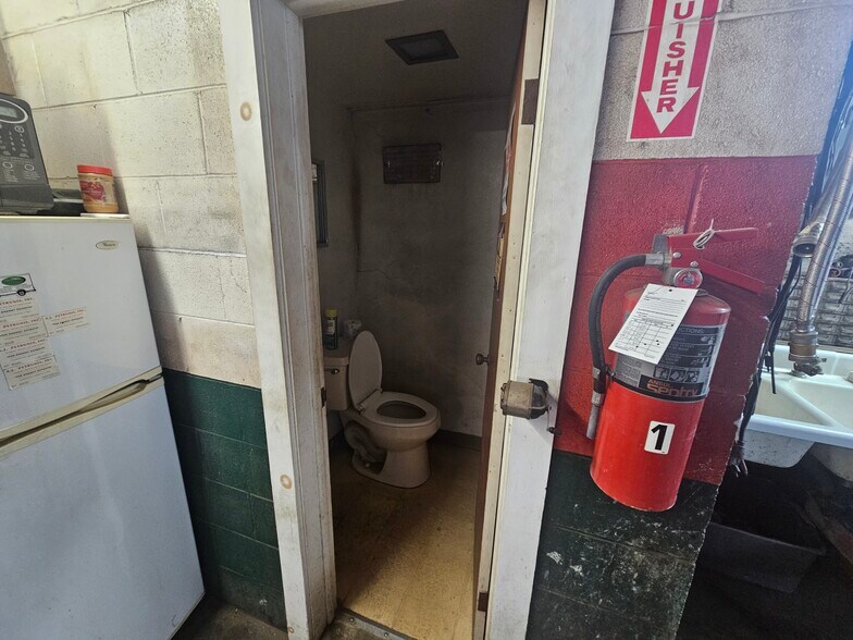 More Photos Of 173 Water St, Bridgeton Warehouse For Sale