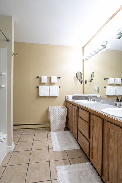 More Photos Of 2 Oak St, West Stockbridge Hospitality For Sale